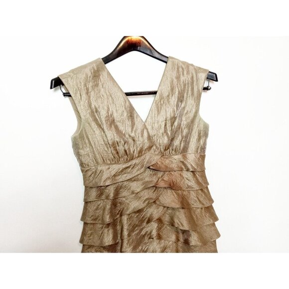 London Time Women's Champagne/ Gold Shimmer Classic  Dress Sz 8P - Picture 7 of 7